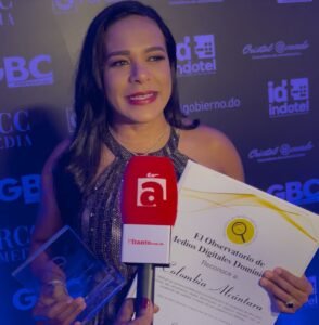 Colombia Alcántara es reconocida por su trayectoria y Altanto TV también gana en el Premio Nacional de Periodismo Digital