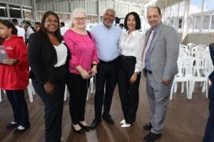 Estudiantes del colegio Crossover proponen cambios en la ley de proteccion a la mujer y violencia intrafamiliar