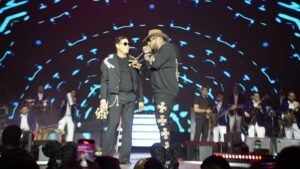 Raulín Rodríguez desborda emociones en dos noches históricas para la bachata en la Gran Arena del Cibao