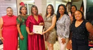 La Asociación de Mujeres Fénix Líderes Empoderadas celebra su Cena Navideña en una noche de gala y unidad