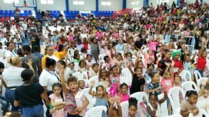 Alcaldesa Betty Gerónimo concluye entrega de más de 12 mil juguetes a niños del municipio SDN