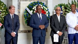 IDOPPRIL rinde honor a los padres de la patria con ofrenda floral