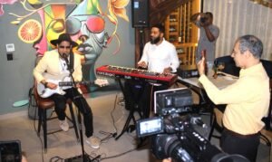 Rioz, cantautor que viene a conquistar la plaza dominicana con la calidad y originalidad de su música