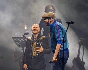 Juan Luis Guerra se adueña de Santiago durante dos noches memorables