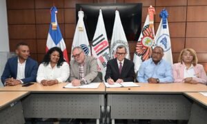 Ministerio de Trabajo y UNI Américas firman memorándum por los derechos laborales en República Dominicana