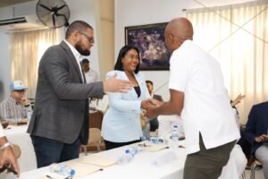 Alcalde Eduardo Kery realiza foro sobre liderazgo y gobernanza para miembros del PRM