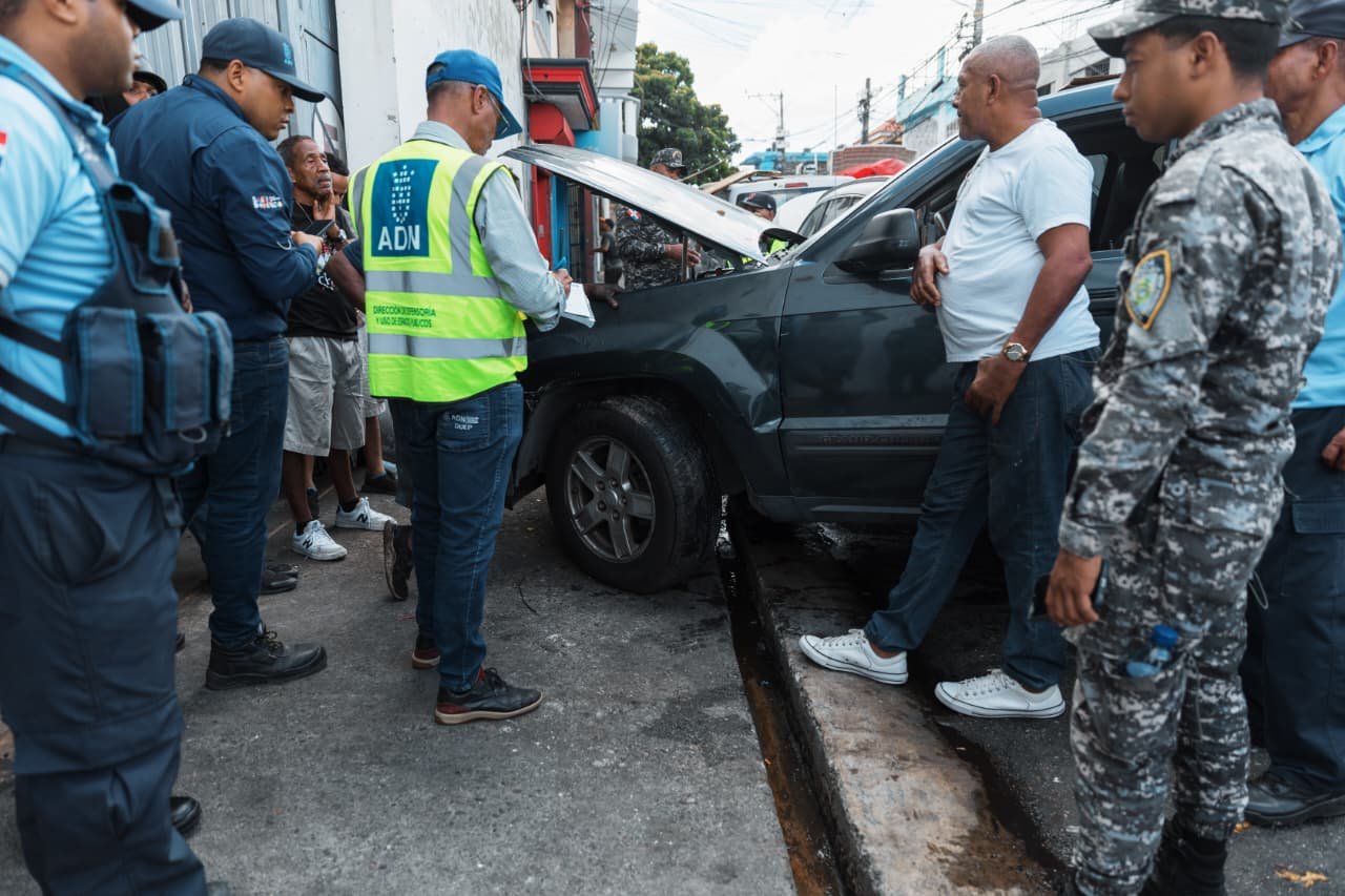 Alcaldía del DN realiza amplio operativo de aseo y recuperación de espacios en los ensanches La Fe y Kennedy