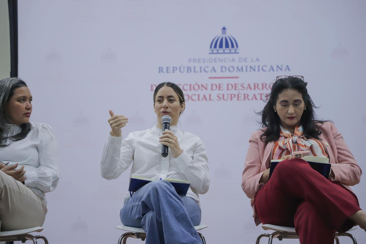 Comunitarios de Azua agradecen al Gobierno la inversión de más de RD$ 5,700.000.000 en 5 años en la provincia