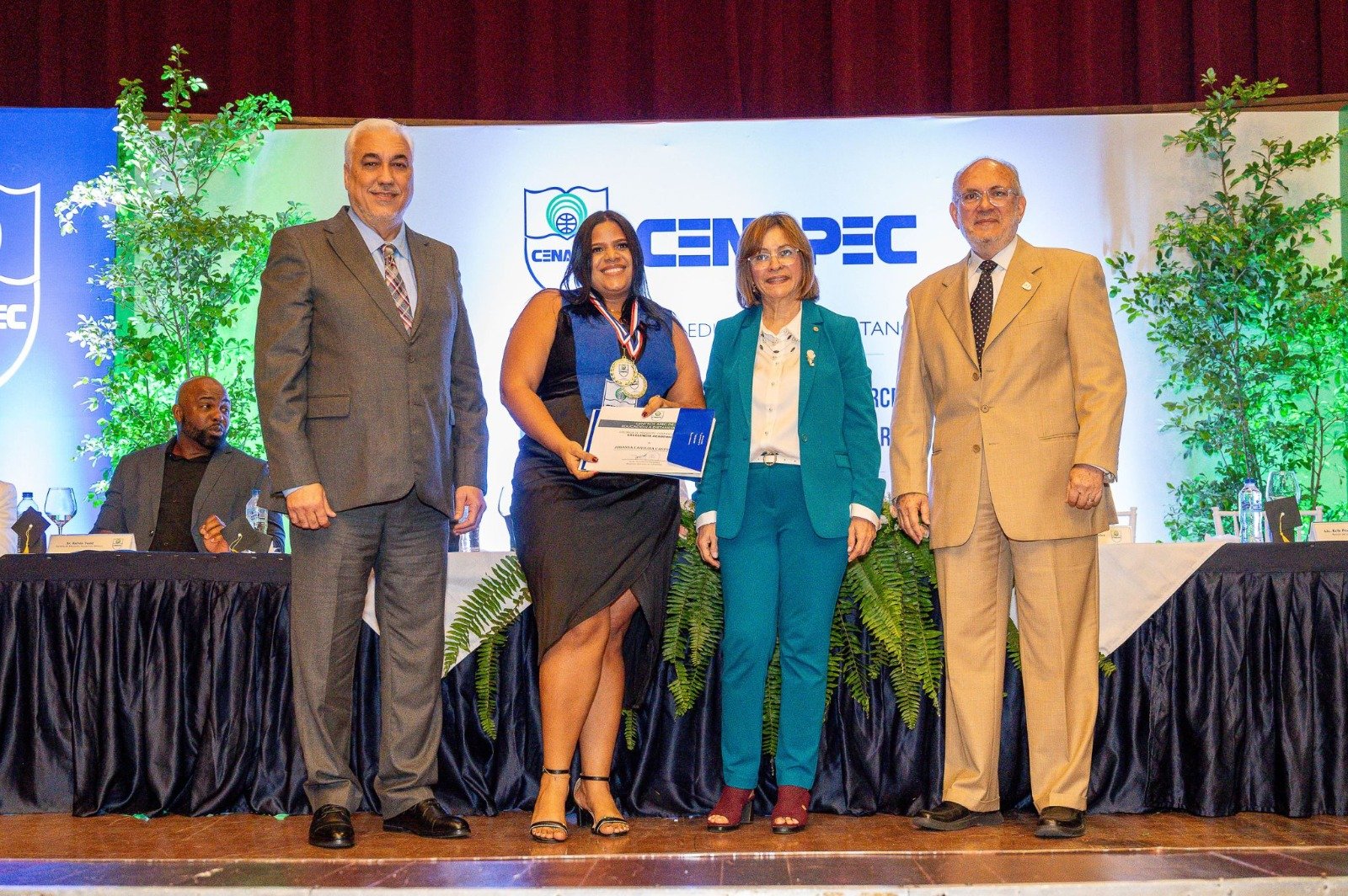 CENAPEC gradúa este año a 1,036 nuevos Bachilleres en Santo Domingo y centros del interior