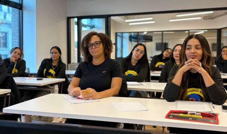 Capacitan mujeres latinas en New York para alcanzar la auto dependencia empresarial