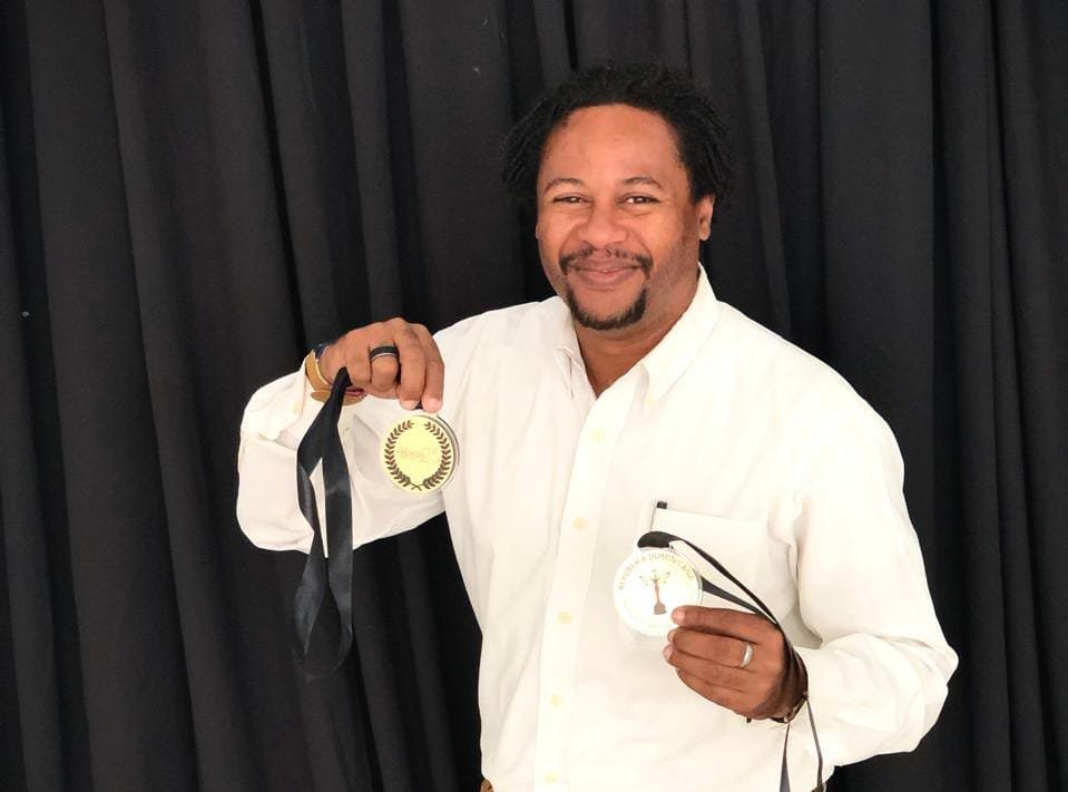 J. Fox nominado en dos categorías de los Premios Triunfo para Emprendedores 2025