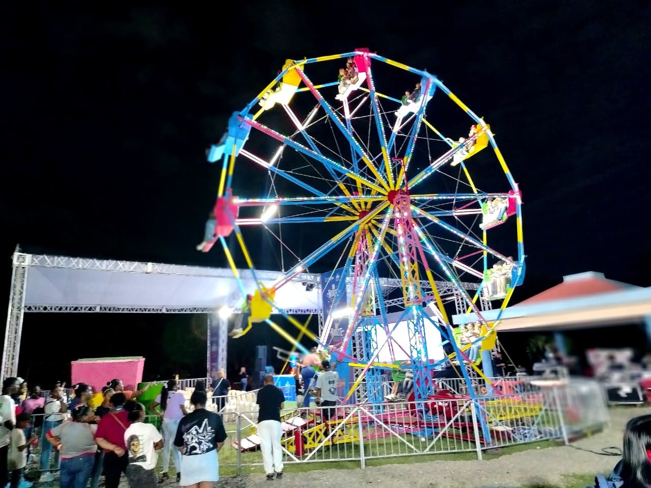 ASDN inaugura parque de luces “El Norte Brilla”