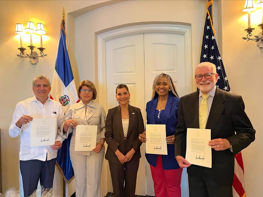 FOMUDEVI se reune con la embajadora de los Estados Unidos y otras organizaciones de la sociedad civil