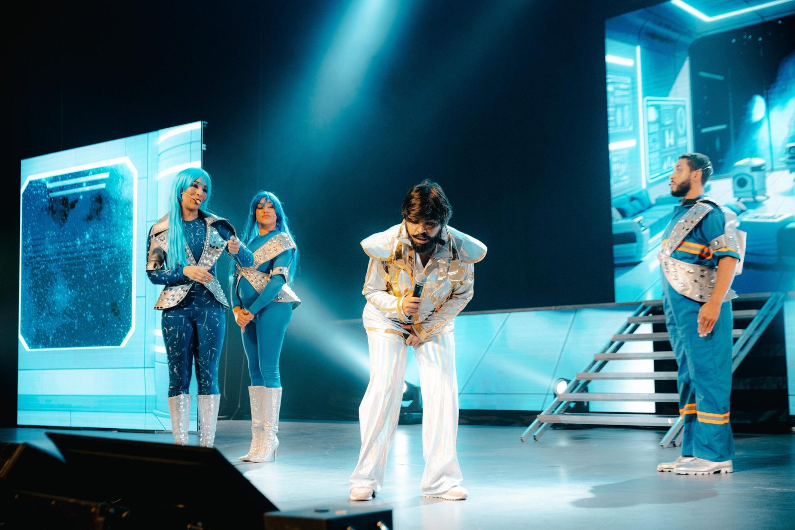 Humor, historia y ficción dan vida al “Multiverso de La González”