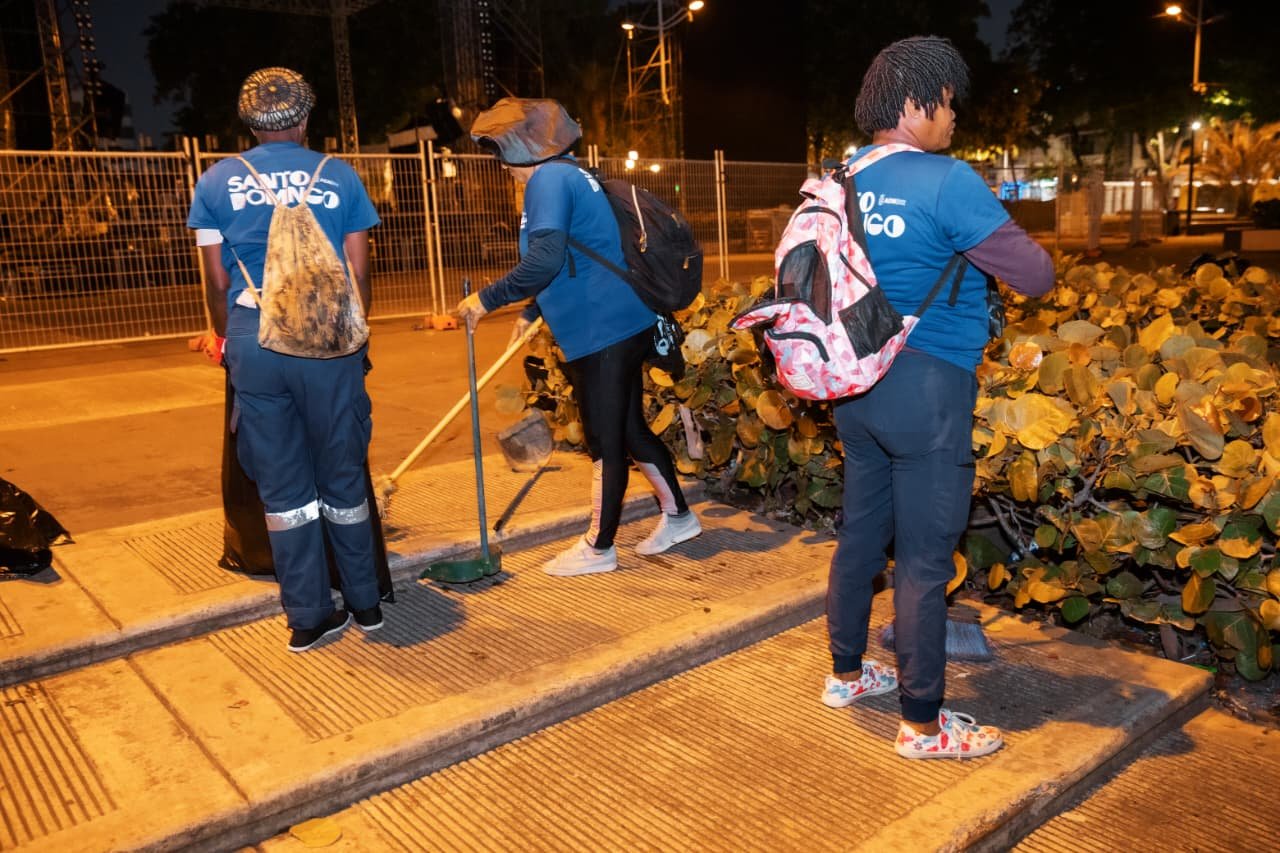 Alcaldía del DN deja en total limpieza parque y entorno tras concierto de Rauw Alejandro