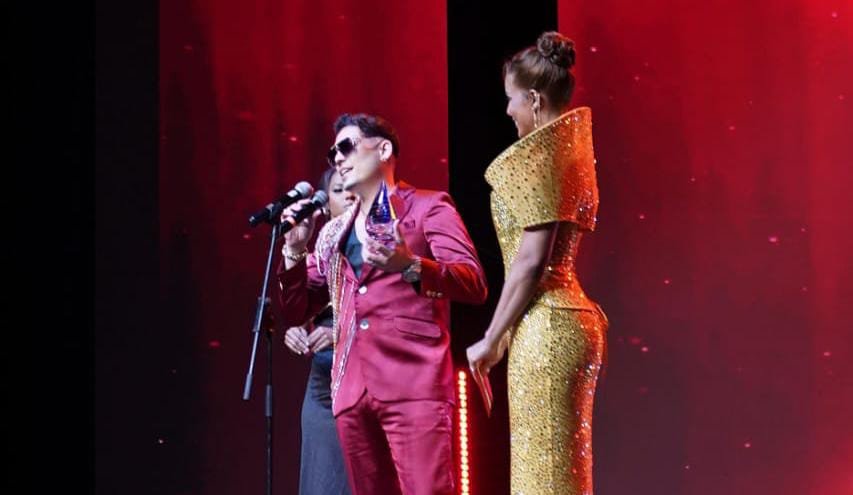 Artista Angelo Perrone culmina el año 2025 cargado de éxito