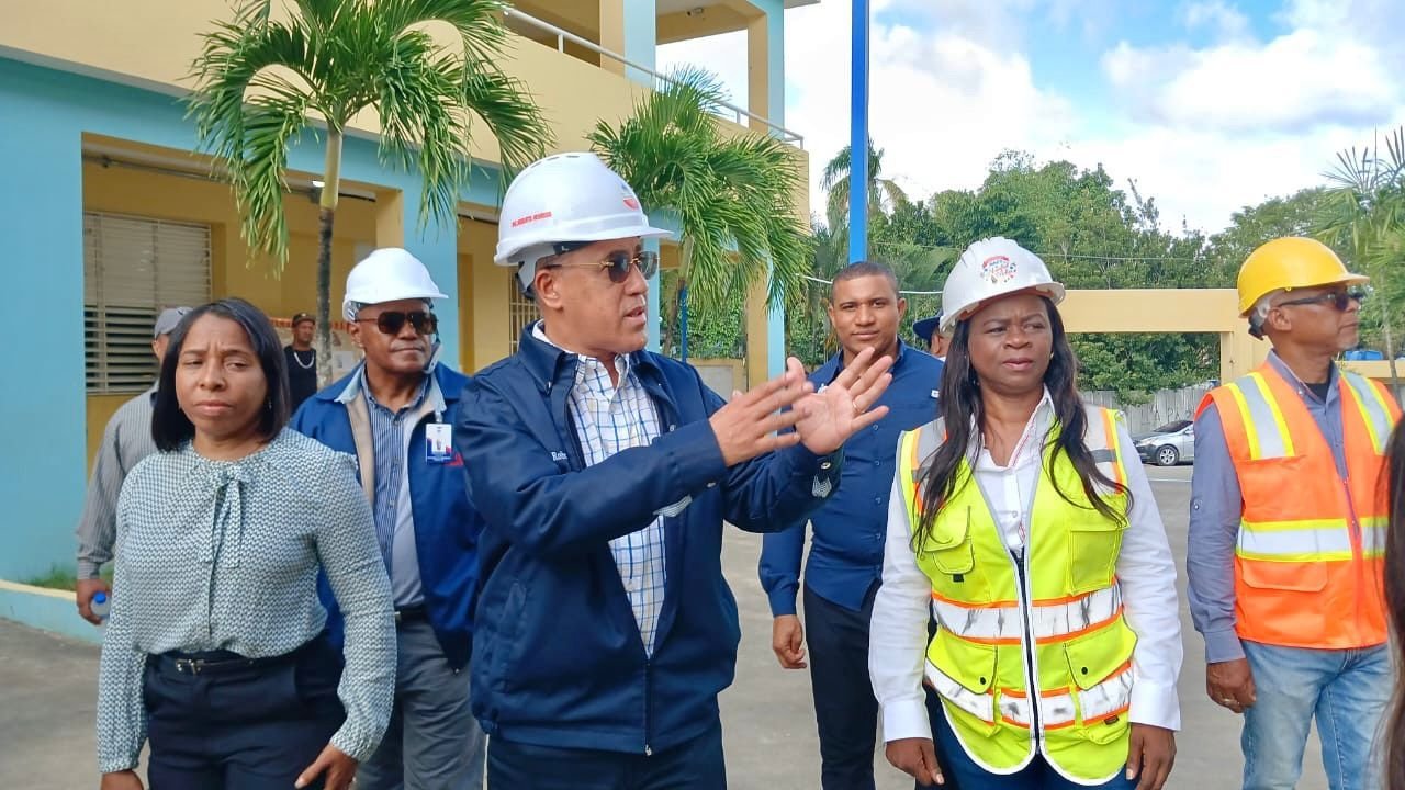Remozamientos de Escuelas avanzan de manera acelerada en el Gran Santo Domingo dentro del Plan «Navidad en las Aulas 24/7» 