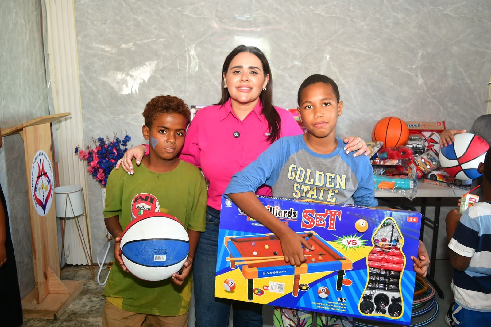 Magia y sonrisas en San Francisco de Macorís: Karilyn Chabebe celebra el Día de Reyes