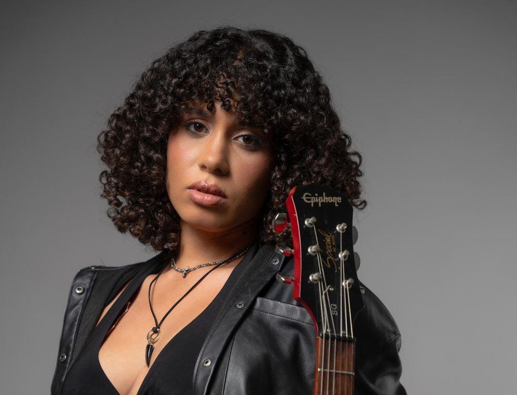 Ivy Negro celebra una nueva “Vuelta al Sol” en Rocknrolla