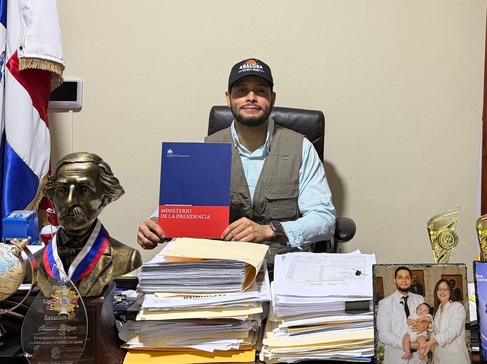 Presidencia autoriza a La Otra Banda y Veron gestionar y autorizar el uso de suelo mediante resolución oficial