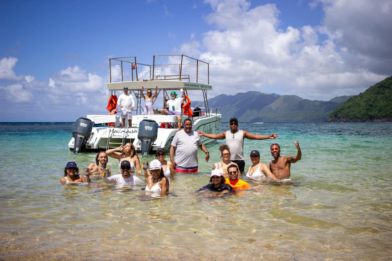 Elewis Montero impulsa el inicio de la temporada de ballenas jorobadas en Samaná 2026