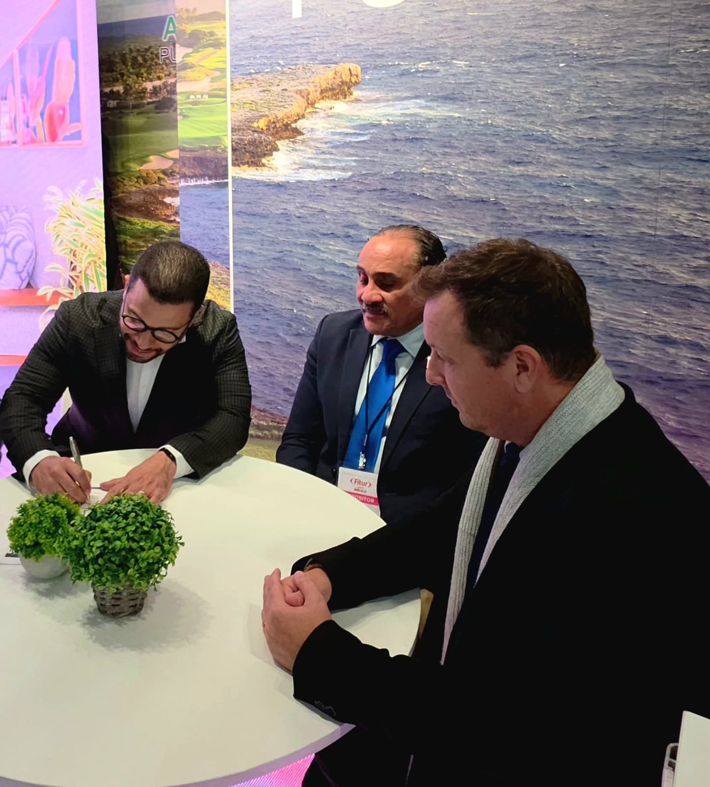 Riverside y Croma Hotels firman alianza estratégica para gestión hotelera en Punta Cana