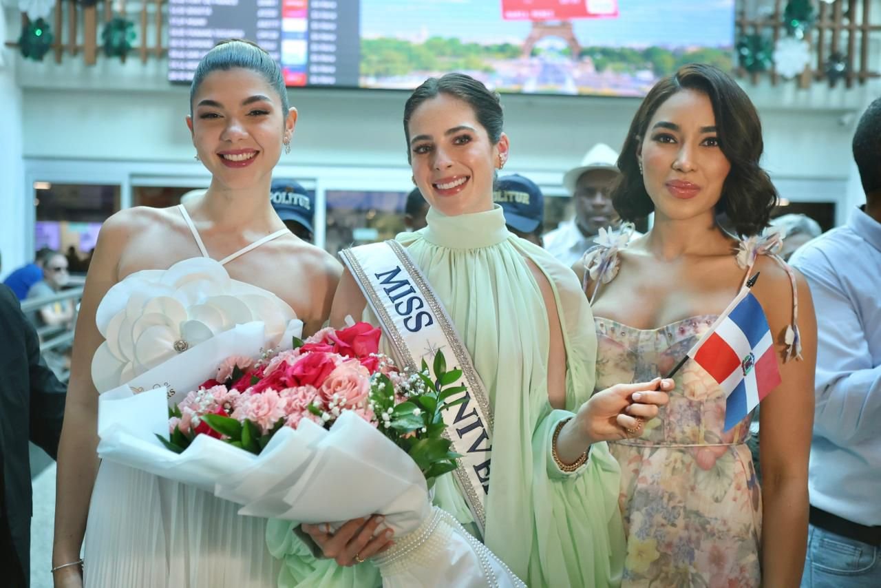 Llegó a República Dominicana Fátima Bosch, Miss Universo 2025, para impulsar agenda sobre el autismo