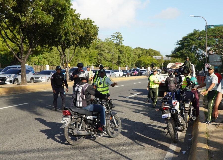 DIGESETT redobla esfuerzos para reducir accidentes causados por motoristas que ignoran la luz roja del semáforo