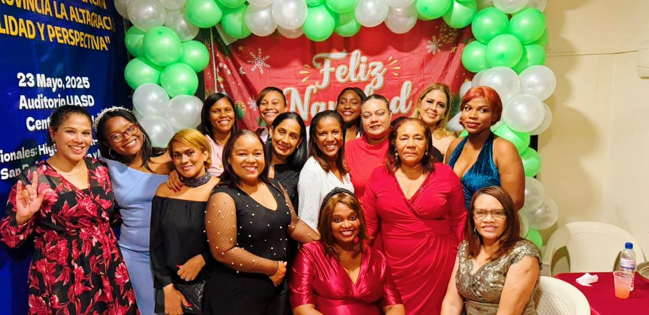 La Asociación de Mujeres Fénix Líderes Empoderadas celebra su Cena Navideña en una noche de gala y unidad