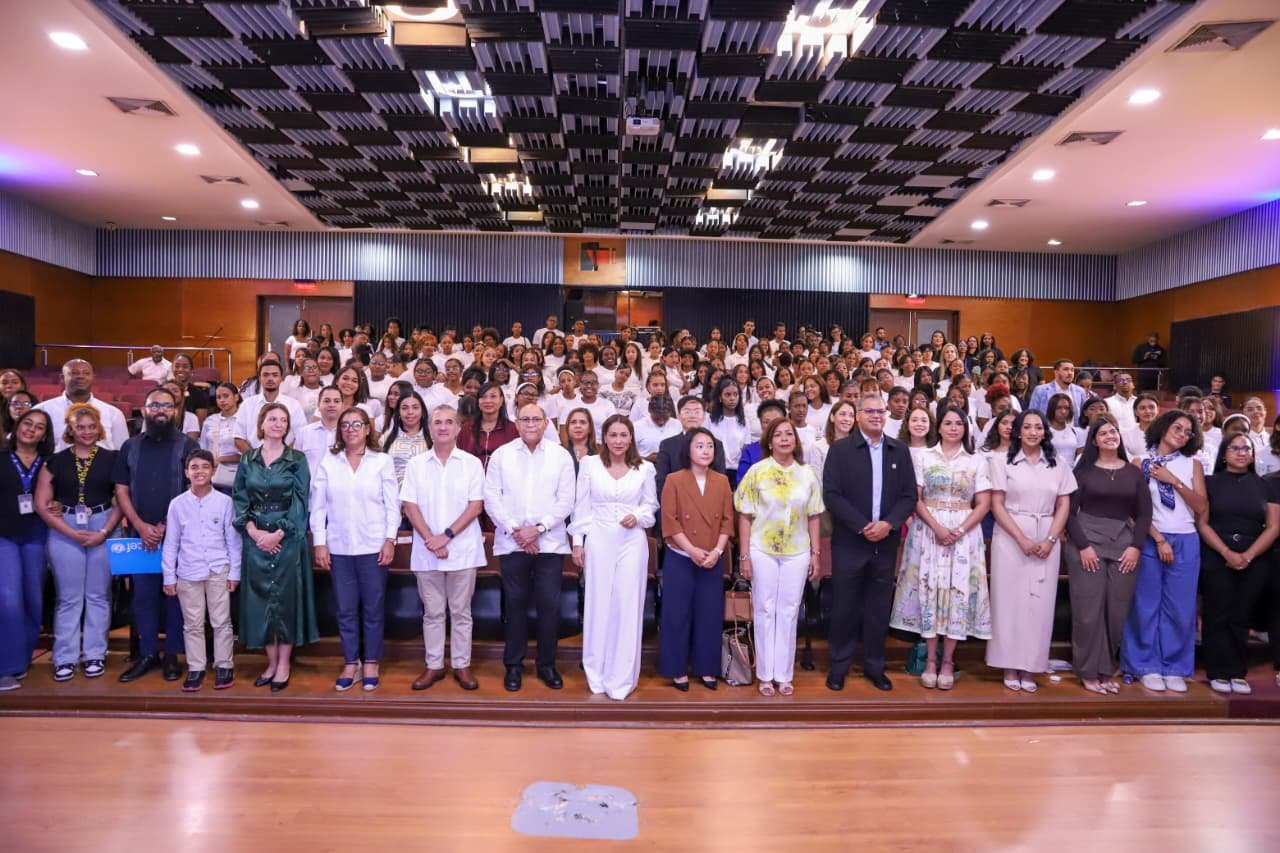 Supérate gradúa 384 adolescentes de la Estrategia de Formación Técnico Vocacional