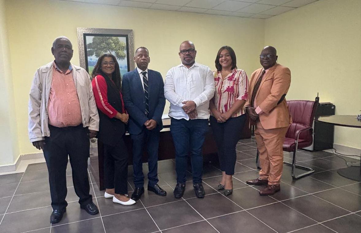 Secretario general de la filial SNTP-SDE visita Hospital Darío Contreras; Gestiona reconocimiento de derechos para trabajadores de la Prensa