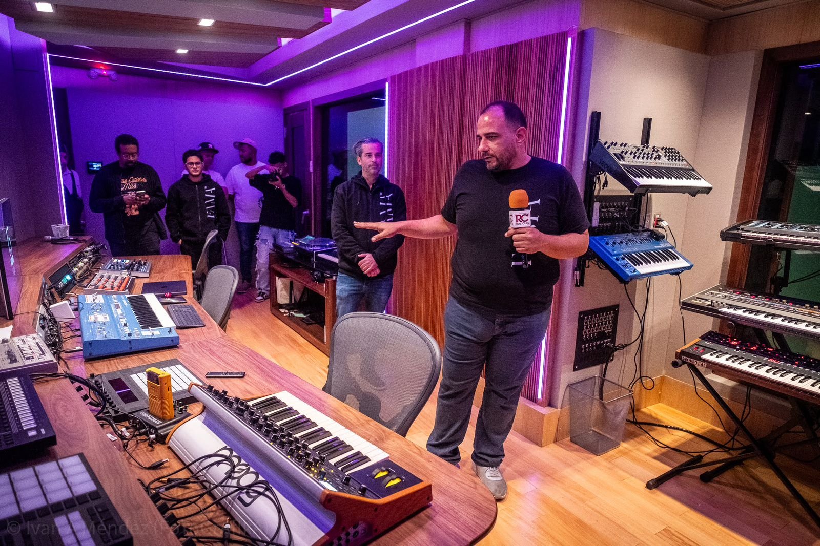 Nace “15 Minutos de FAMA”, la nueva plataforma musical que impulsa el talento dominicano desde FAMA Studios