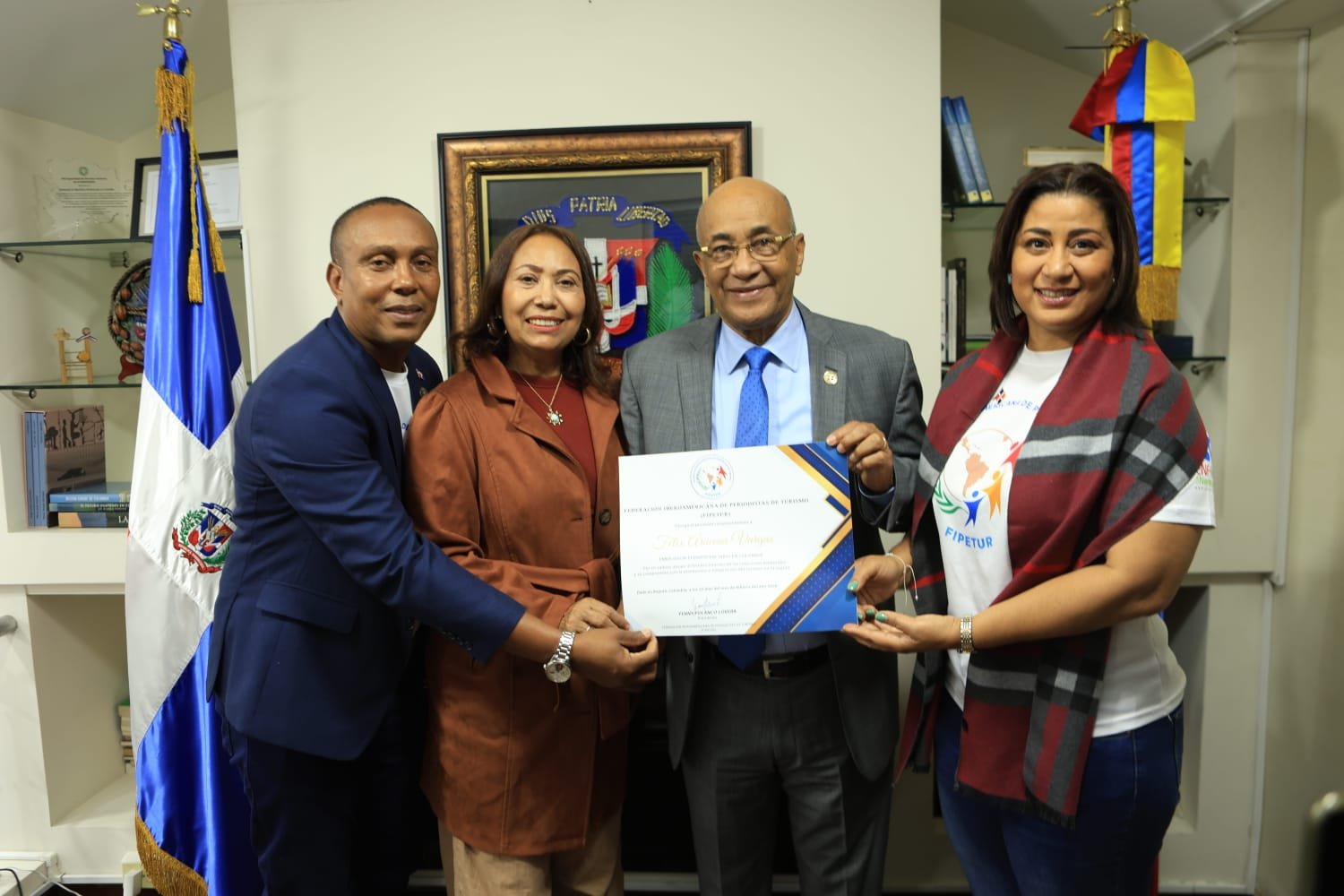 FIPETUR reconoce la labor del embajador dominicano en Colombia, Félix Aracena Vargas