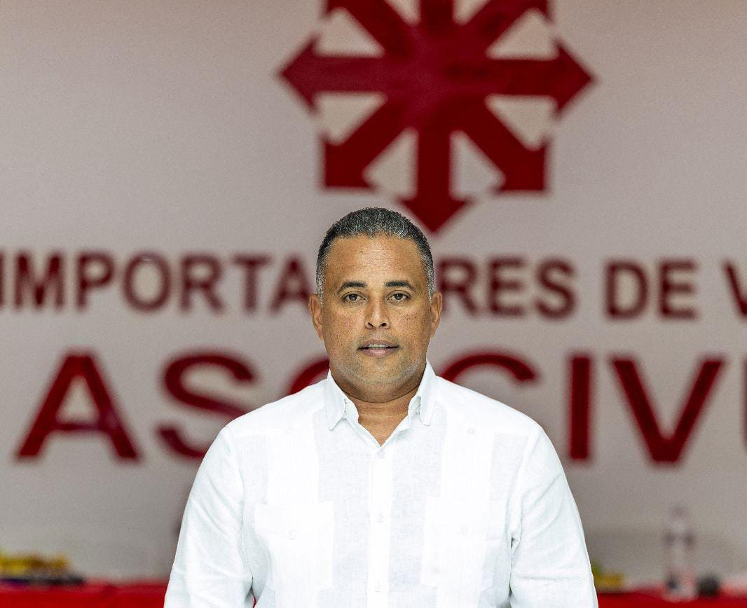 Aramis Mella es reelegido presidente de ASOCIVU y marca un hito en la historia de la institución