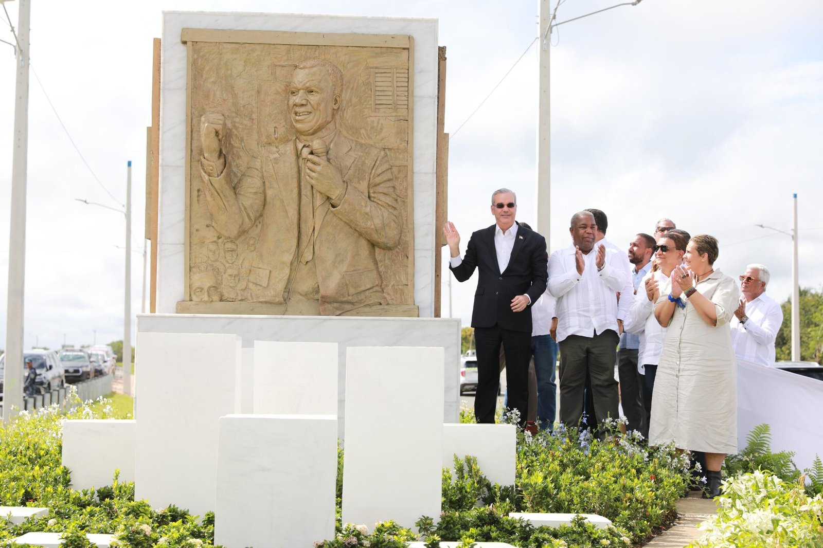Presidente Luis Abinader encabeza renombramiento de la avenida Ecológica como José Francisco Peña Gómez en Santo Domingo Este