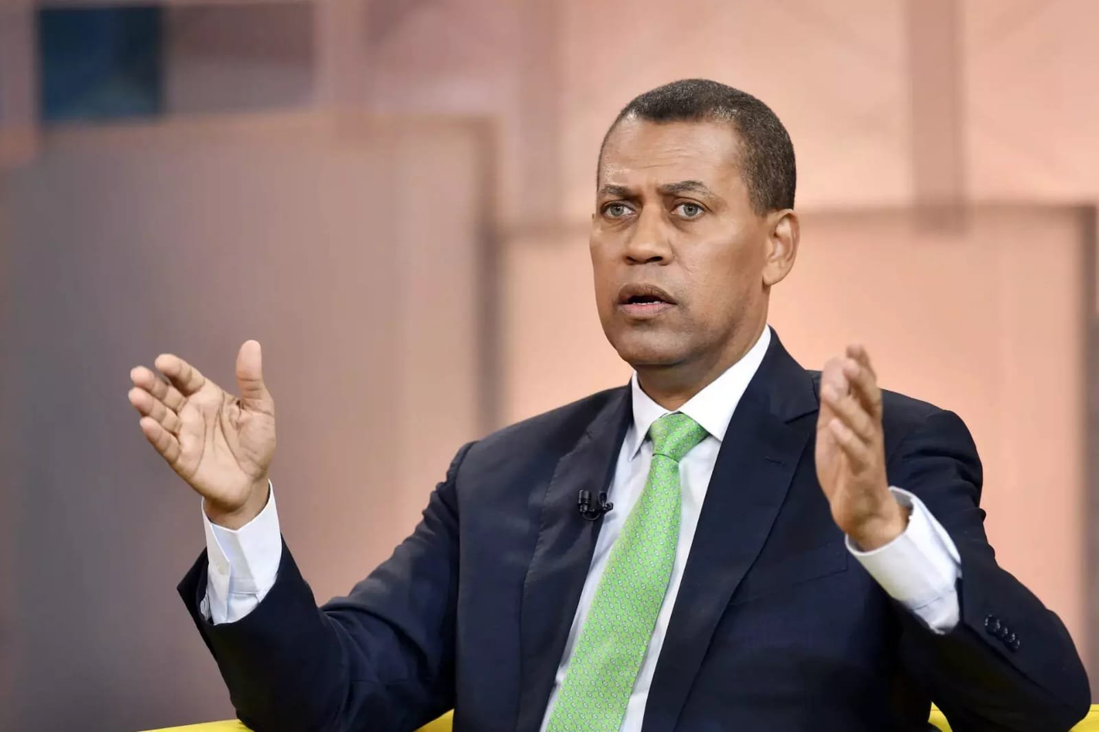 Guido Gómez Mazara elogia propuesta del PLD para enfrentar alza del petróleo