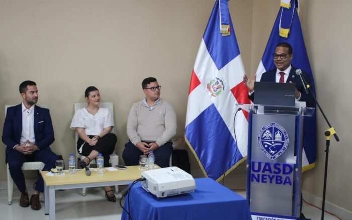UASD realiza panel sobre viticultura tropical y desafíos del cambio climático en Neiba