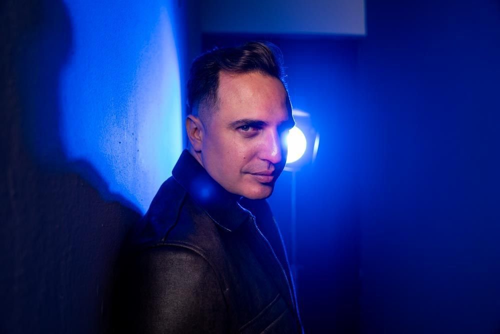 Jaime Viñas convierte en canción una fantasía prohibida