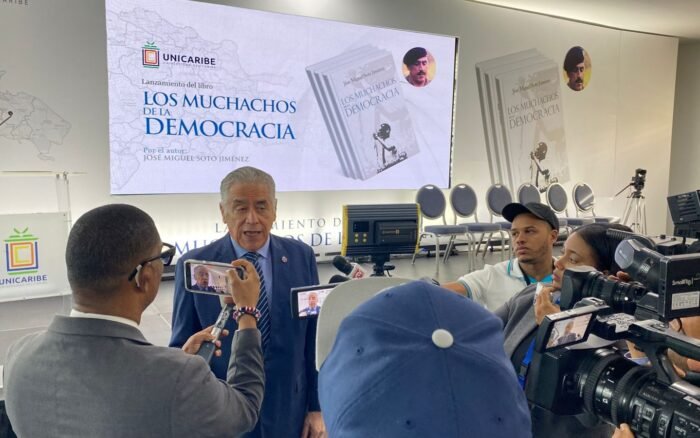 General (R) José Miguel Soto Jiménez presenta con éxito su libro “Los muchachos de la democracia” 