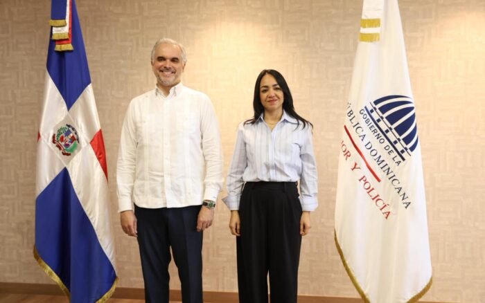 Ministro Luis Miguel De Camps impulsa acciones para reforzar la seguridad en centros educativos de todo el país