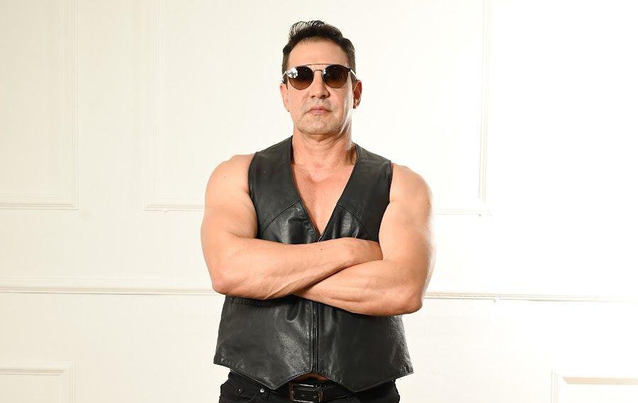 Tony B estrena “Pa’ los chismosos”, un tema cargado de humor y picardía