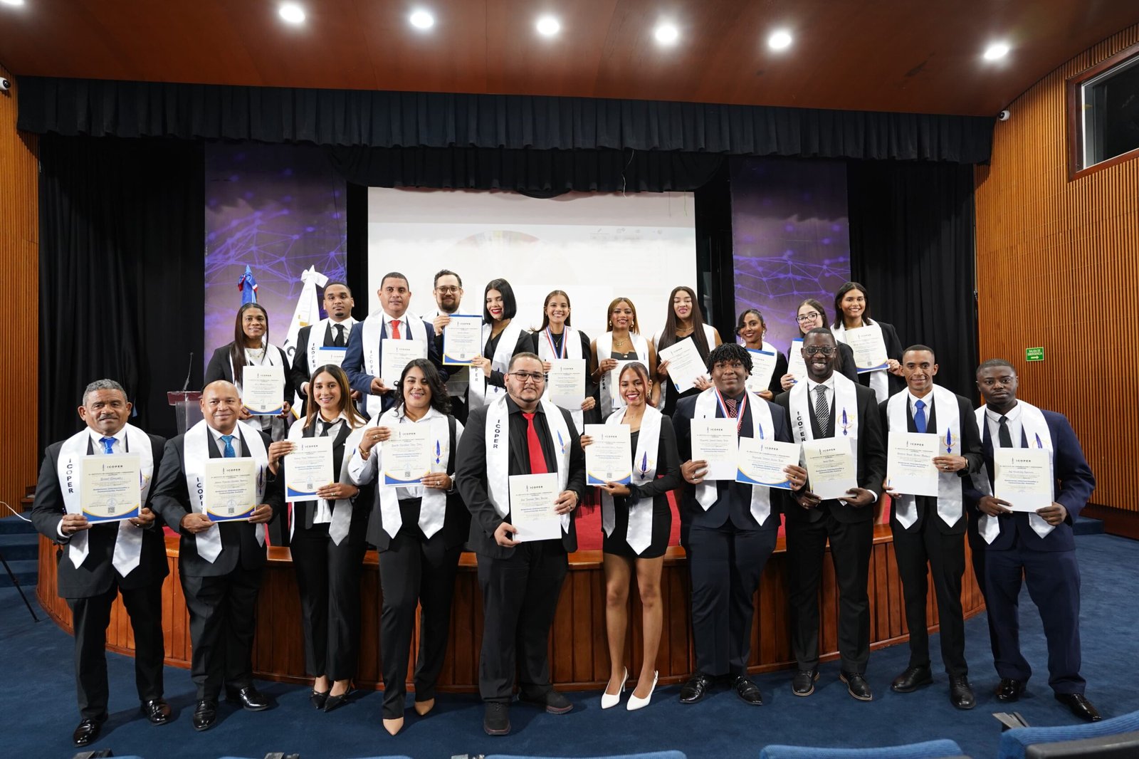 ICOPER celebra su séptima graduación y reafirma compromiso ético con el futuro profesional de sus estudiantes