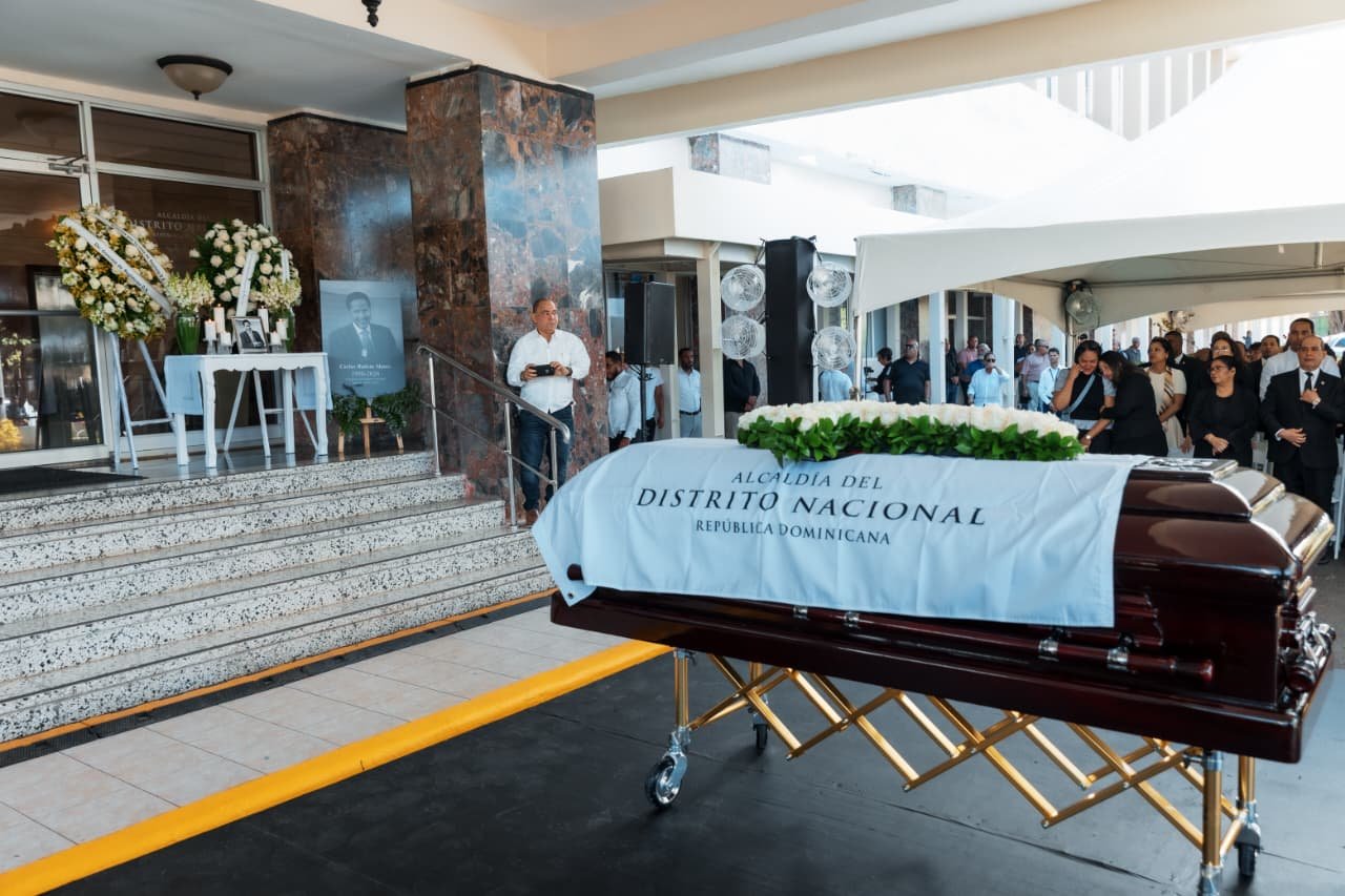 Ayuntamiento del Distrito Nacional rinde honras fúnebres a Carlos Batista