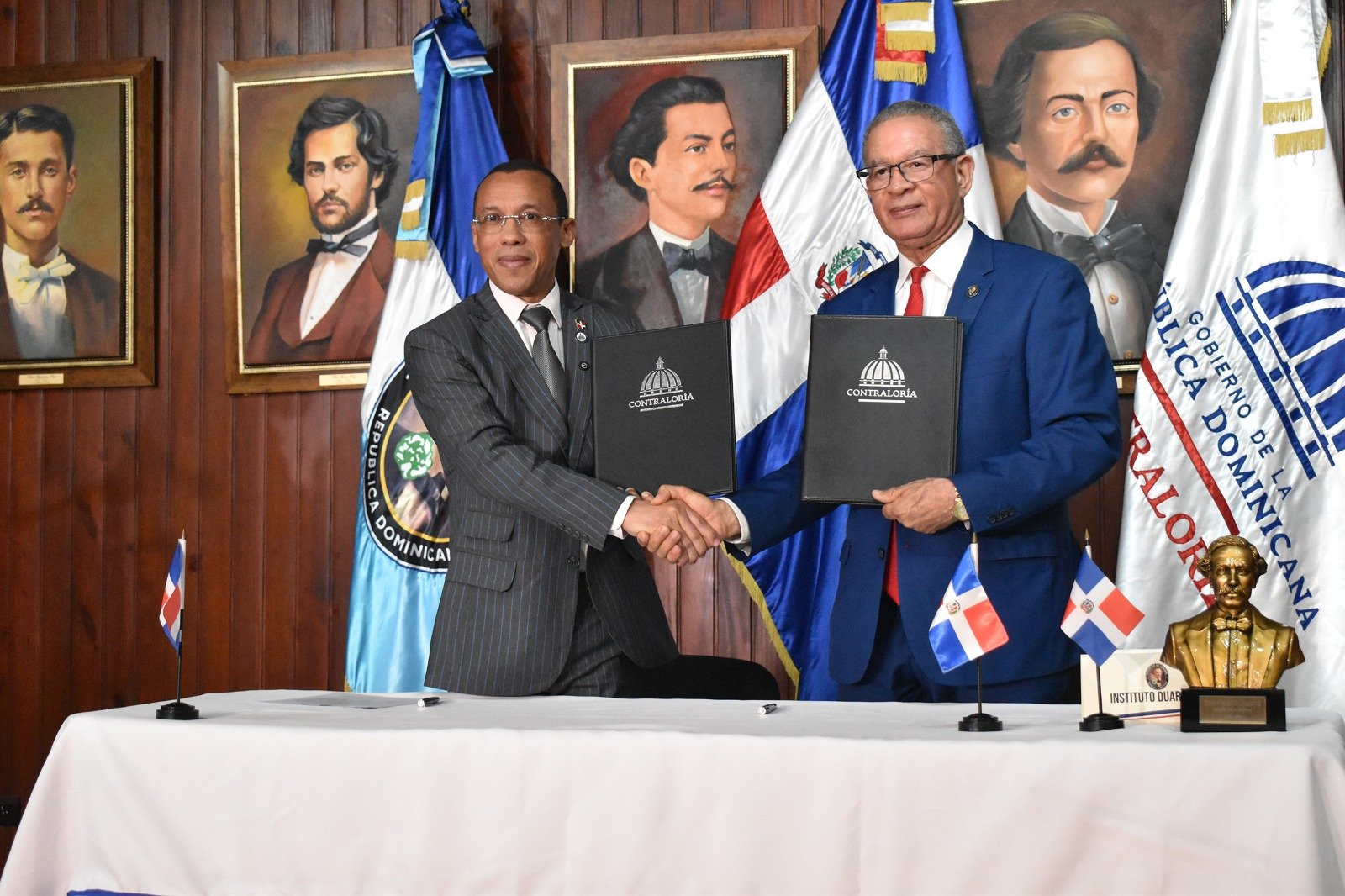 Instituto Duartiano y Contraloría firmaron convenio para fortalecer valores patrióticos