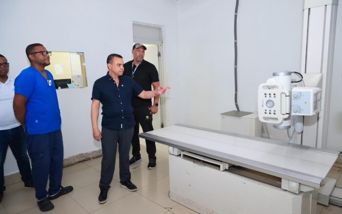 Director del SNS interviene Hospital Taiwán en Azua; entidad asume funciones operativas