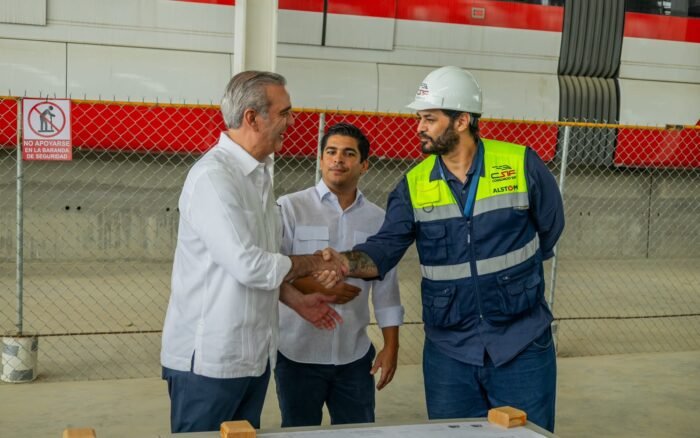 Presidente Abinader supervisa avances del Monorriel de Santiago
