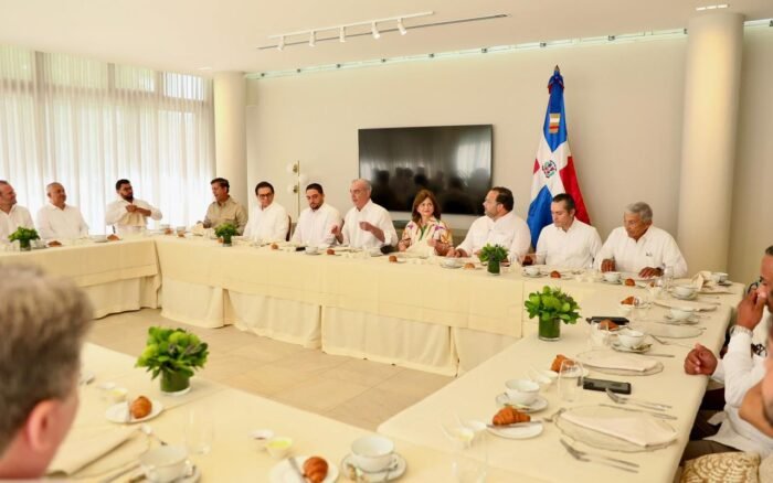 Expo Acero reúne a líderes de la industria con el presidente Abinader