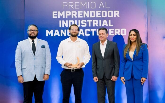 Proindustria reconoce a Pedro Ramón López Oliver por su trayectoria