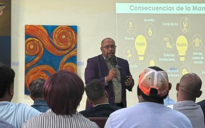 Edeeste fortalece la cultura energética entre periodistas y comunicadores de San Pedro de Macorís