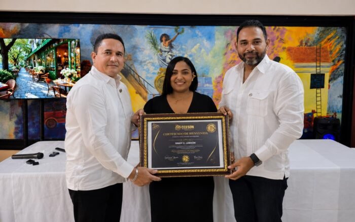 Coralia Lebrón se integra a la Cámara de Comercio Empresarial de Santo Domingo Norte